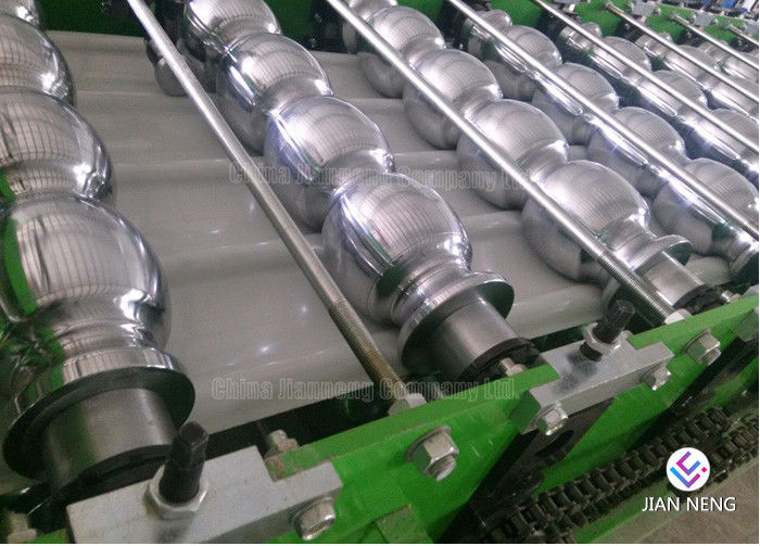 345 Mpa آلة التقويس آلة تسقيف المعدنية مع Cr12 قوالب اللكم المموج